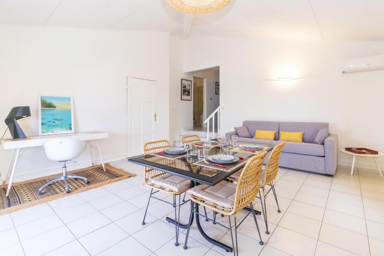 Cuty - Bel Et Spacieux Apt Avec Magnifique Vue Mer Et Piscine Saint Gilles Les Bains Exterior photo