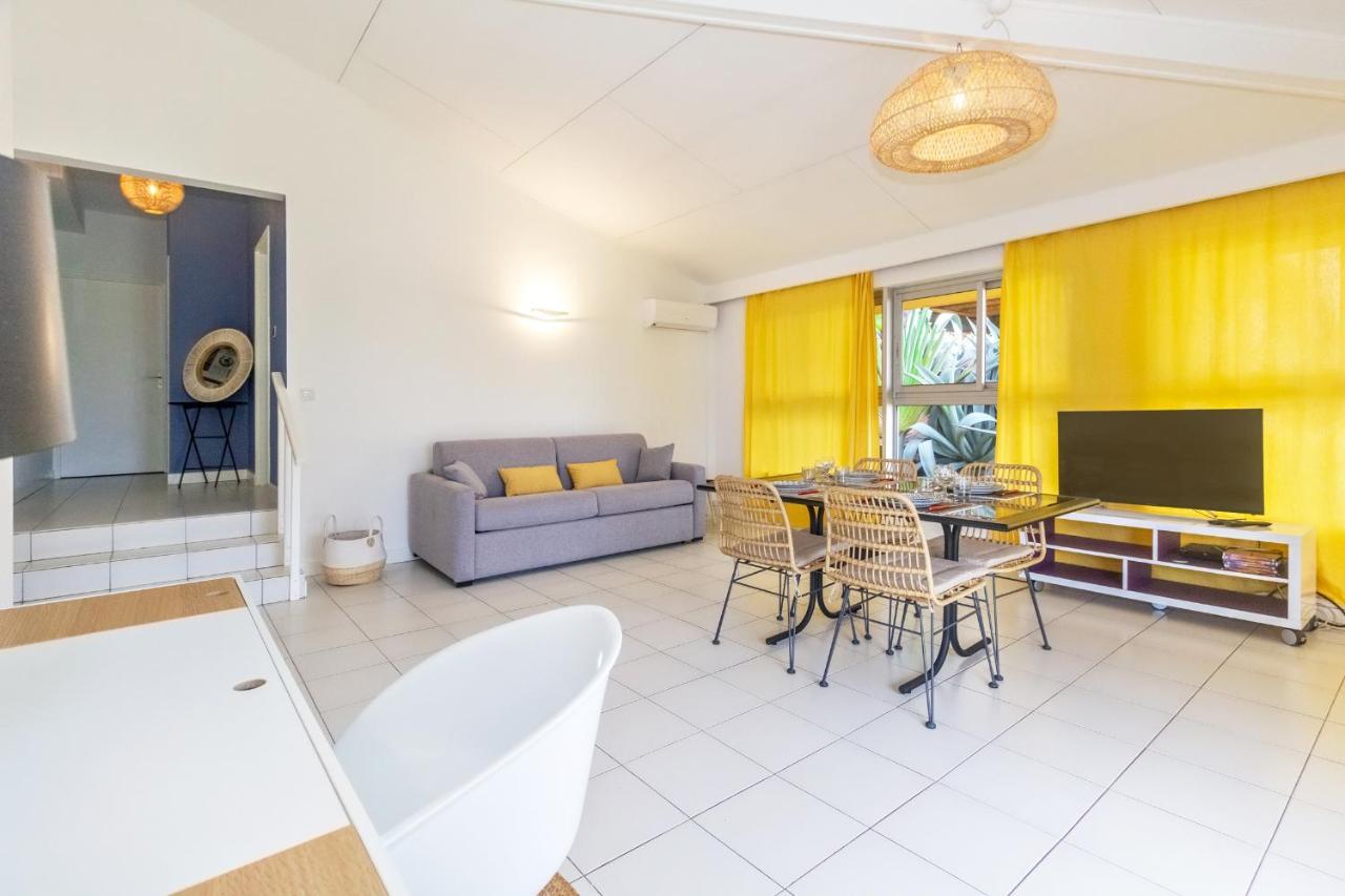 Cuty - Bel Et Spacieux Apt Avec Magnifique Vue Mer Et Piscine Saint Gilles Les Bains Exterior photo